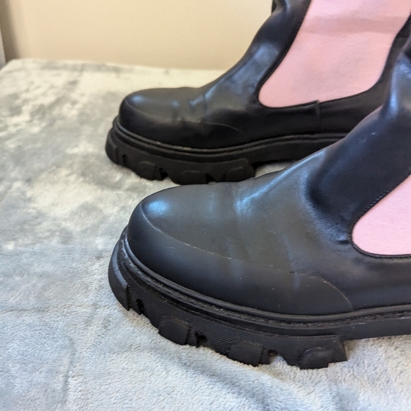 Public Desire Kira Chelsea Lug Sole Boots - Picture 6 of 16